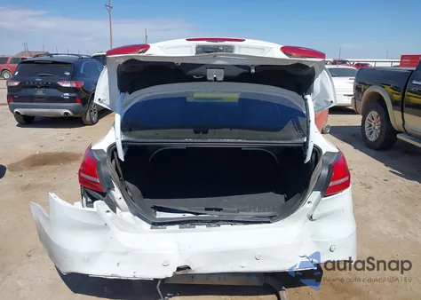 2016 Ford Focus Se z USA, uszkodzony, nr VIN 1FADP3F21GL286169